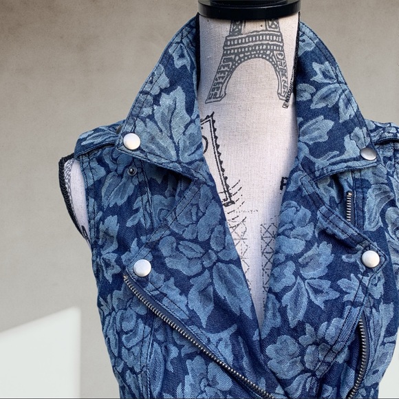 🍋 Forever 21 floral denim vest S-M - Picture 1 of 6